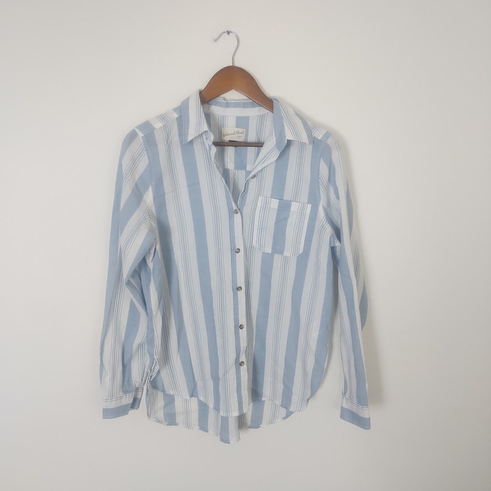 Universal Thread Button Up Shirt Women's Medium Cotton Coastal Casual Nautical